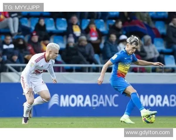 埃瓦尔与韦斯卡激战正酣谁能在这场较量中笑到最后